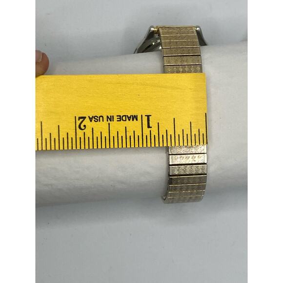 Tommy Hilfiger Mood Watch Vintage Mens,Water Resis, Gold Silver Tone NEW Battery - Picture 4 of 10